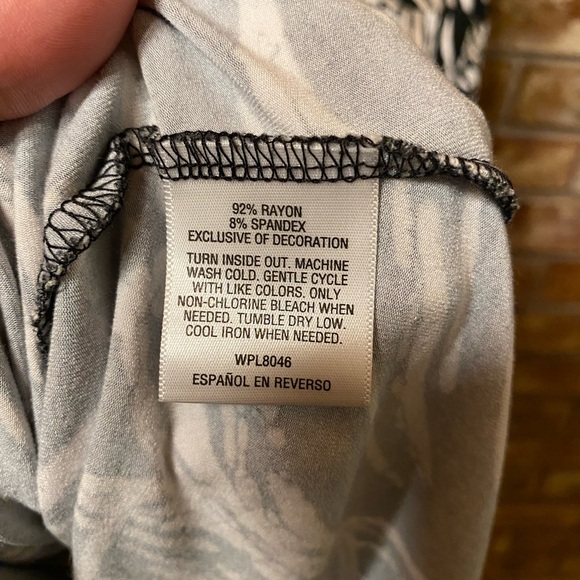 Black and White Patterned Sleeveless Dress - Picture 5 of 6